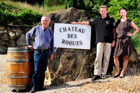 A l'entrée du domaine.